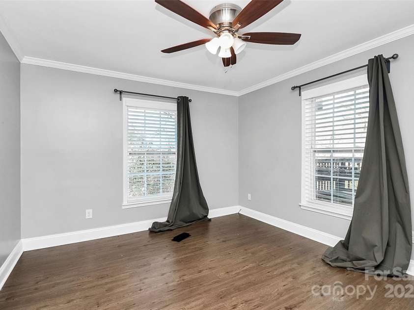 835 Belmont Avenue, Charlotte, NC 28205.  MLS# CAR4213591, YatesRealty ID 587. 