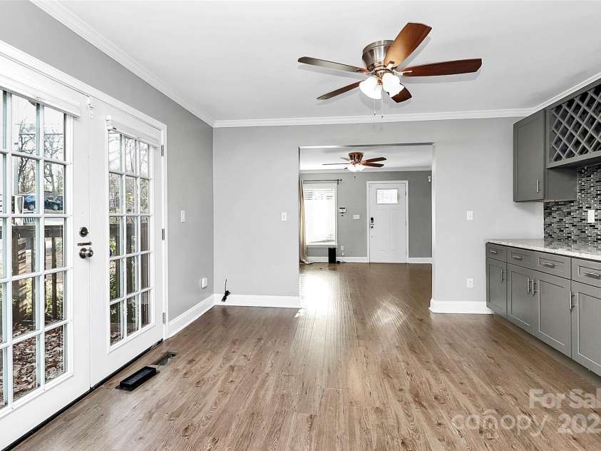 835 Belmont Avenue, Charlotte, NC 28205.  MLS# CAR4213591, YatesRealty ID 587. 