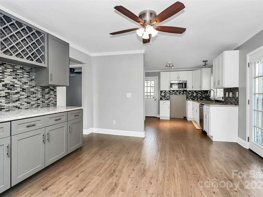 835 Belmont Avenue, Charlotte, NC 28205.  MLS# CAR4213591, YatesRealty ID 587. 