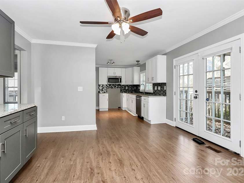 835 Belmont Avenue, Charlotte, NC 28205.  MLS# CAR4213591, YatesRealty ID 587. 