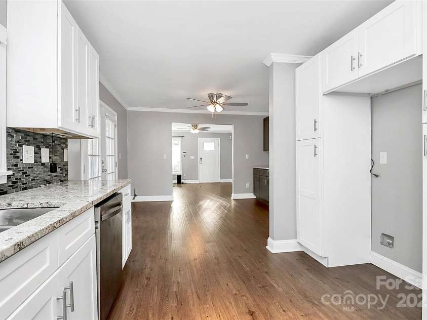 835 Belmont Avenue, Charlotte, NC 28205.  MLS# CAR4213591, YatesRealty ID 587. 
