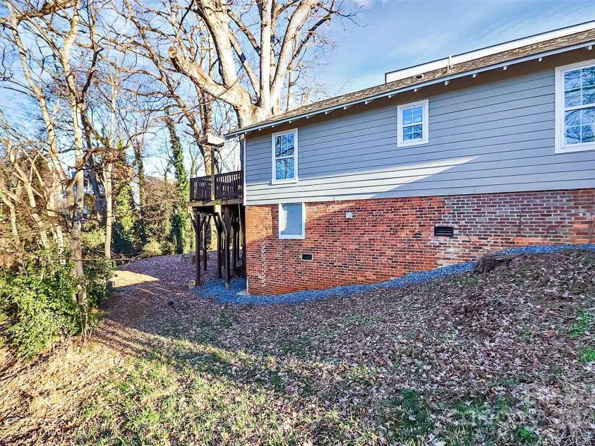835 Belmont Avenue, Charlotte, NC 28205.  MLS# CAR4213591, YatesRealty ID 587. 