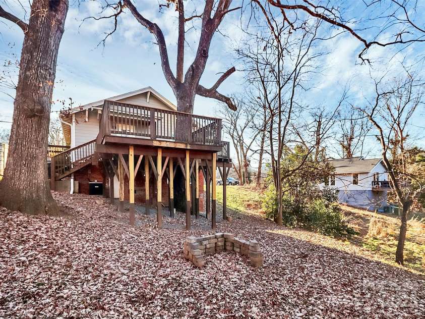 835 Belmont Avenue, Charlotte, NC 28205.  MLS# CAR4213591, YatesRealty ID 587. 