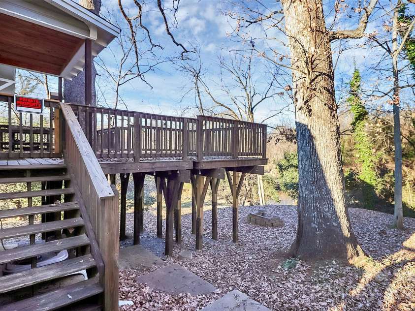835 Belmont Avenue, Charlotte, NC 28205.  MLS# CAR4213591, YatesRealty ID 587. 