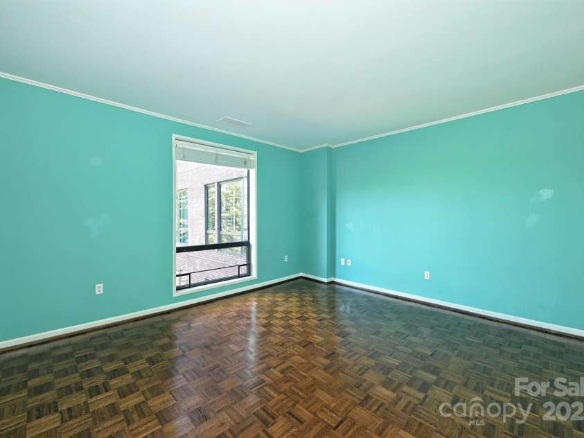 924 Cherokee Road, Charlotte, NC 28207.  MLS# CAR4317704, YatesRealty ID 587. 