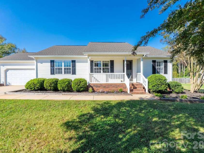 255 Evening Drive, Salisbury, NC 28147.  MLS# CAR4434495, YatesRealty ID 58702. 