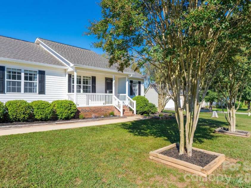 255 Evening Drive, Salisbury, NC 28147.  MLS# CAR4434495, YatesRealty ID 58702. 