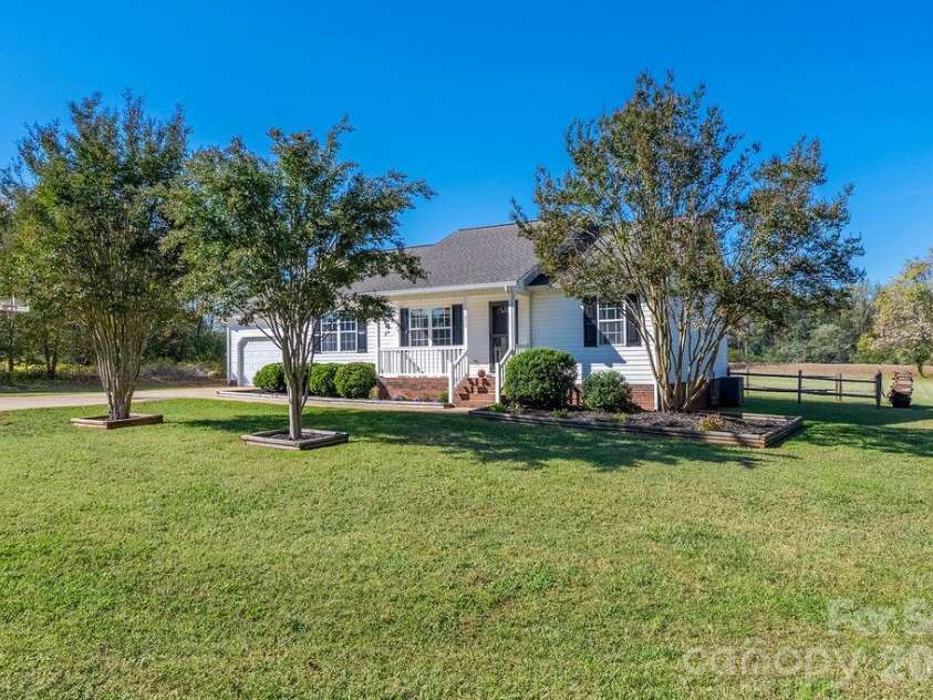 255 Evening Drive, Salisbury, NC 28147.  MLS# CAR4434495, YatesRealty ID 58702. 