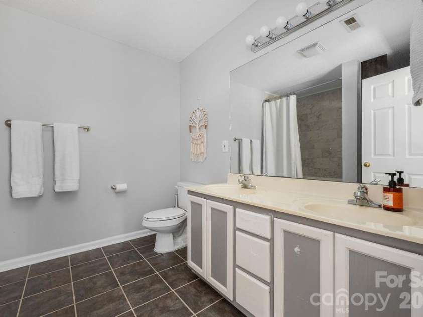 255 Evening Drive, Salisbury, NC 28147.  MLS# CAR4434495, YatesRealty ID 58702. 
