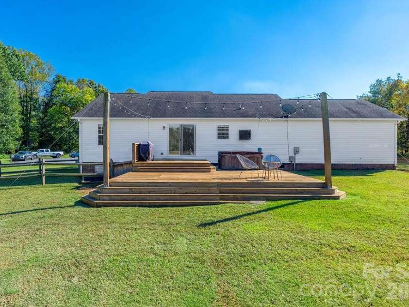 255 Evening Drive, Salisbury, NC 28147.  MLS# CAR4434495, YatesRealty ID 58702. 