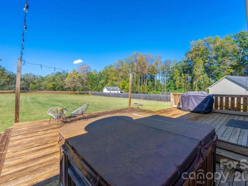 255 Evening Drive, Salisbury, NC 28147.  MLS# CAR4434495, YatesRealty ID 58702. 