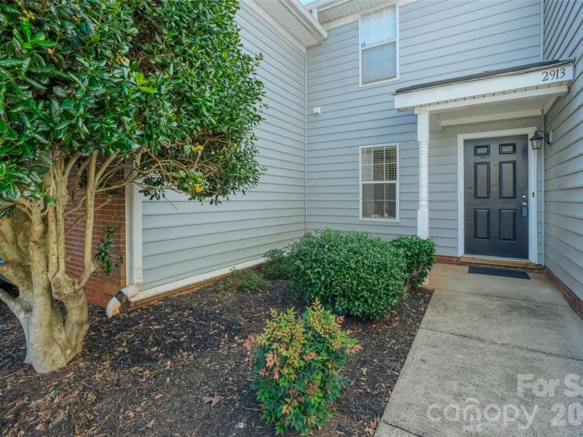 2913 Iron Gate Lane, Charlotte, NC 28212.  MLS# CAR4438016, YatesRealty ID 58707. 