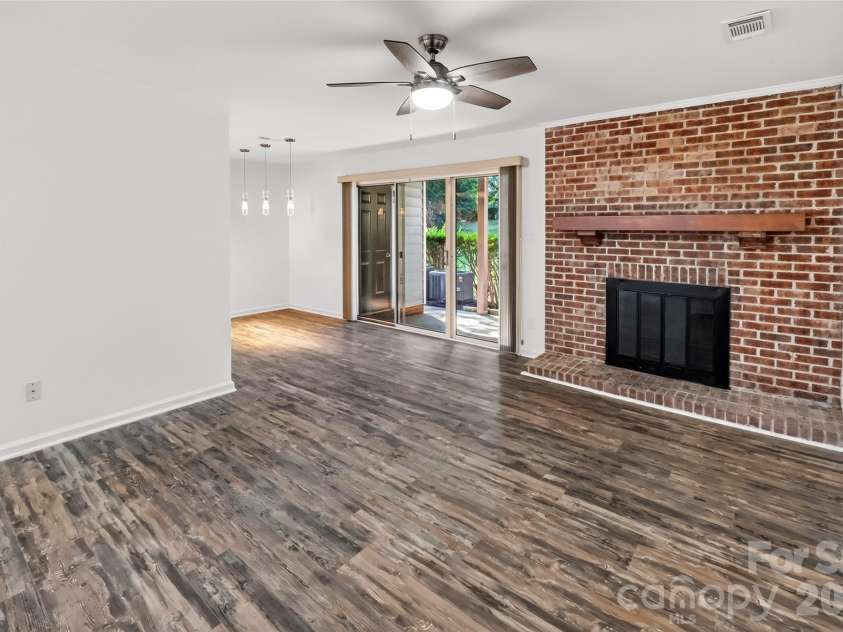2913 Iron Gate Lane, Charlotte, NC 28212.  MLS# CAR4438016, YatesRealty ID 58707. 