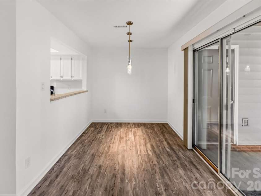 2913 Iron Gate Lane, Charlotte, NC 28212.  MLS# CAR4438016, YatesRealty ID 58707. 