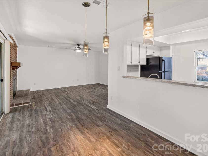 2913 Iron Gate Lane, Charlotte, NC 28212.  MLS# CAR4438016, YatesRealty ID 58707. 