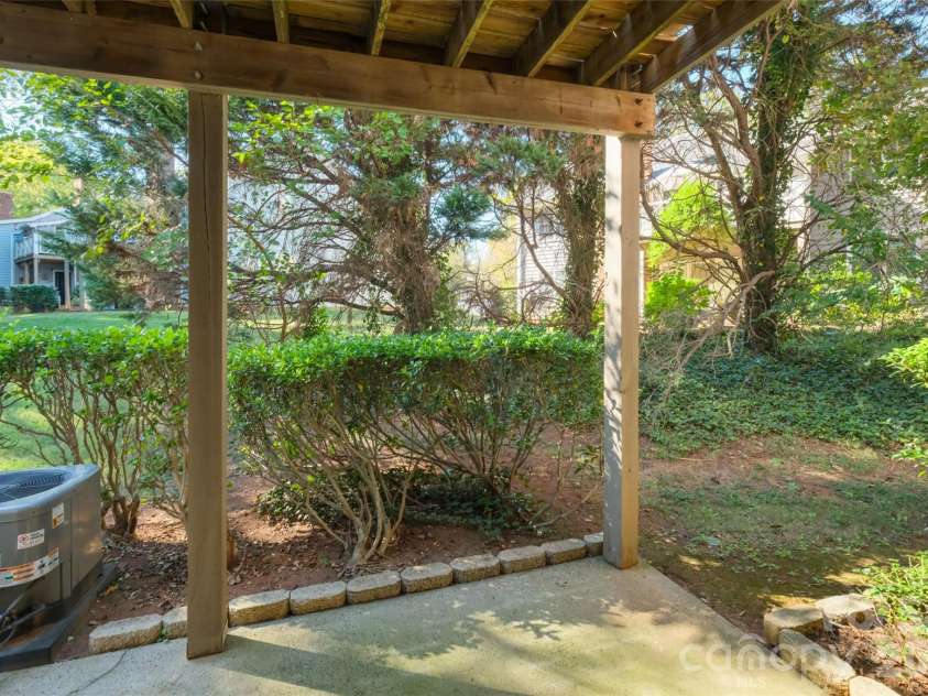2913 Iron Gate Lane, Charlotte, NC 28212.  MLS# CAR4438016, YatesRealty ID 58707. 