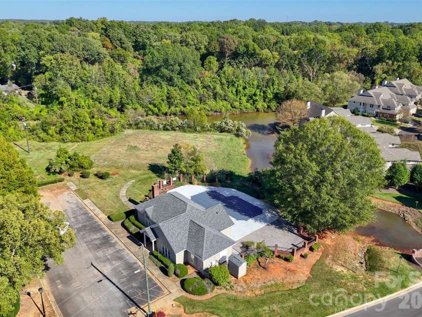 2913 Iron Gate Lane, Charlotte, NC 28212.  MLS# CAR4438016, YatesRealty ID 58707. 