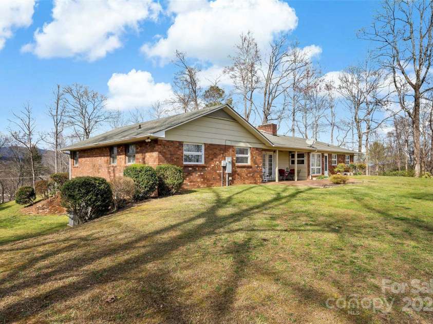 104 Oak Circle, Marion, NC 28752.  MLS# CAR4225207, YatesRealty ID 5871. 