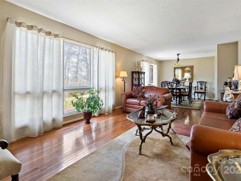 104 Oak Circle, Marion, NC 28752.  MLS# CAR4225207, YatesRealty ID 5871. 