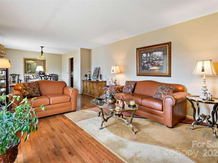 104 Oak Circle, Marion, NC 28752.  MLS# CAR4225207, YatesRealty ID 5871. 