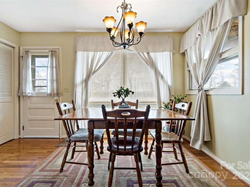 104 Oak Circle, Marion, NC 28752.  MLS# CAR4225207, YatesRealty ID 5871. 