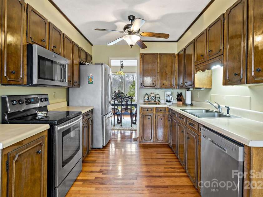 104 Oak Circle, Marion, NC 28752.  MLS# CAR4225207, YatesRealty ID 5871. 