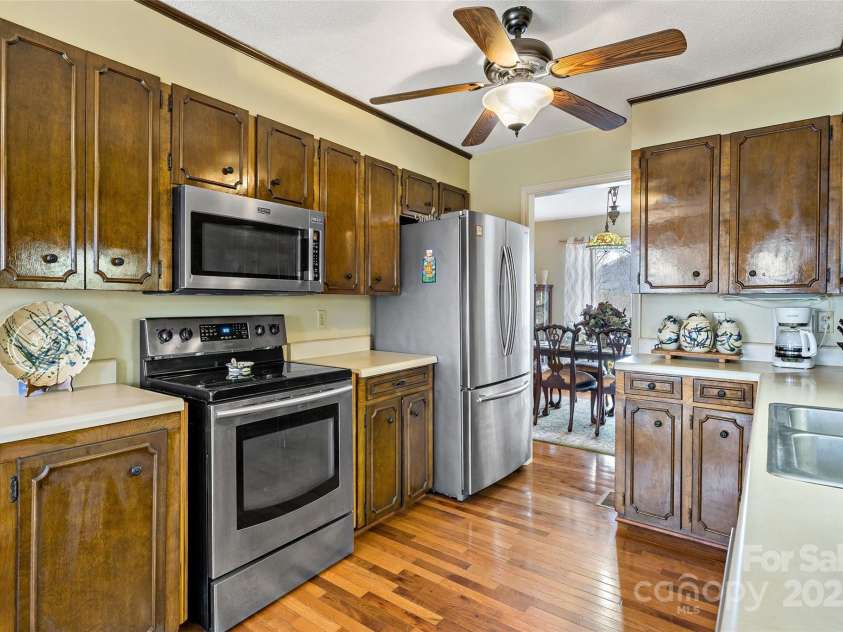 104 Oak Circle, Marion, NC 28752.  MLS# CAR4225207, YatesRealty ID 5871. 