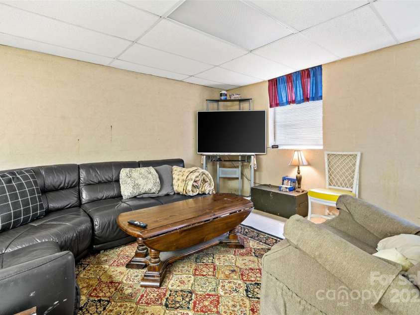 104 Oak Circle, Marion, NC 28752.  MLS# CAR4225207, YatesRealty ID 5871. 