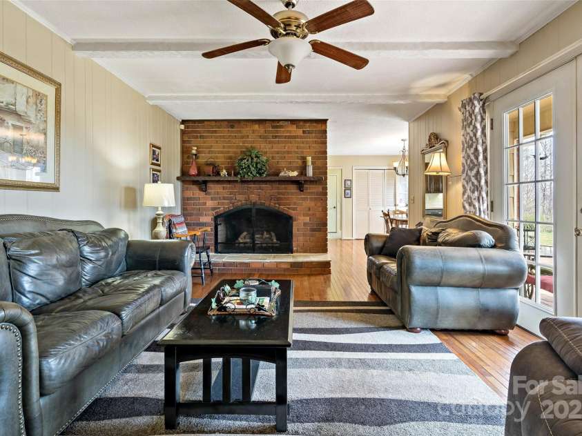 104 Oak Circle, Marion, NC 28752.  MLS# CAR4225207, YatesRealty ID 5871. 