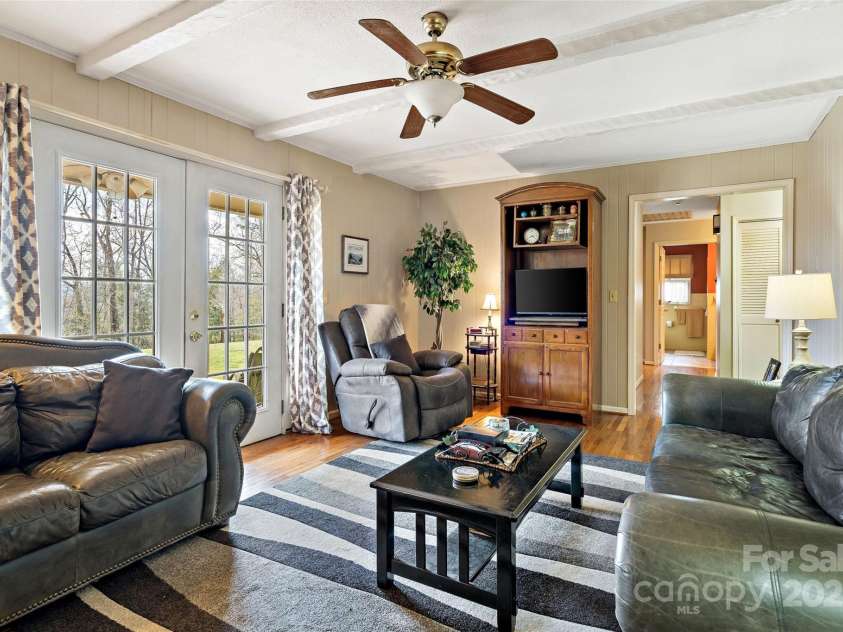 104 Oak Circle, Marion, NC 28752.  MLS# CAR4225207, YatesRealty ID 5871. 