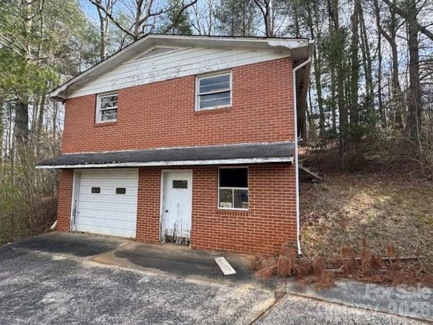3053 Mineral Springs Mountain Road, Valdese, NC 28690.  MLS# CAR4358401, YatesRealty ID 5871. 