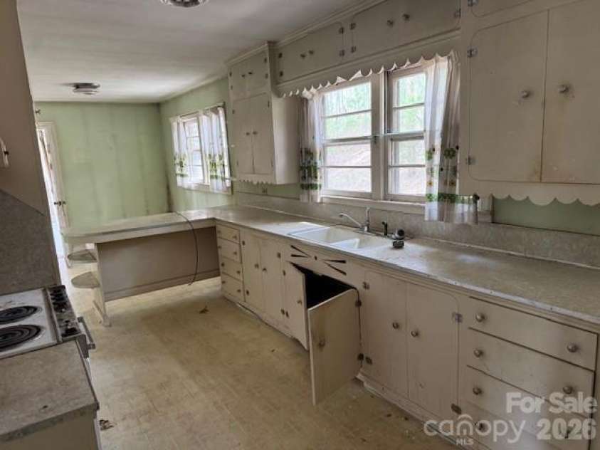 3053 Mineral Springs Mountain Road, Valdese, NC 28690.  MLS# CAR4358401, YatesRealty ID 5871. 