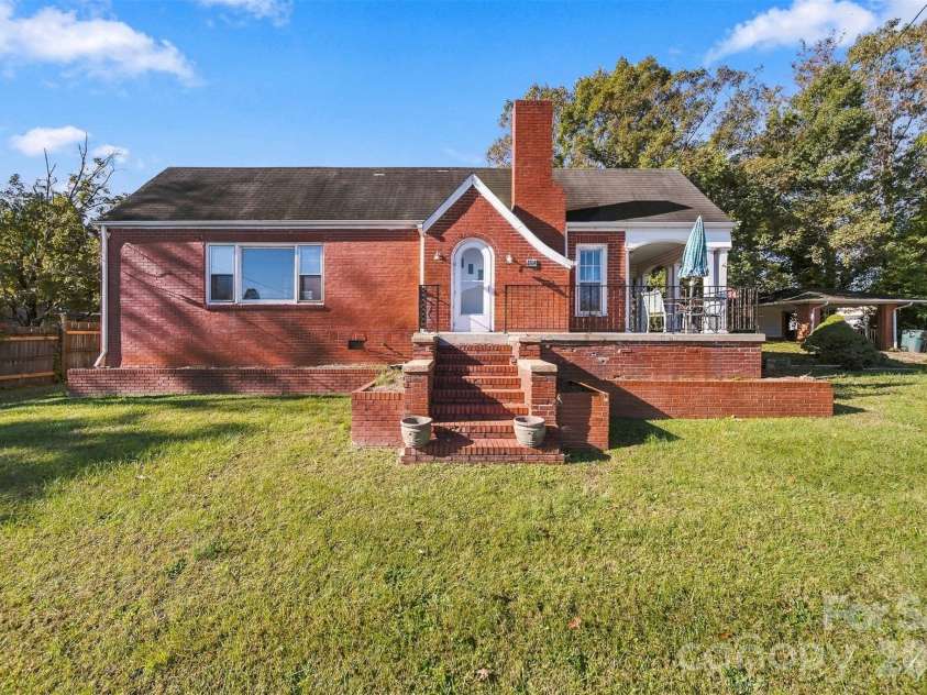 204 Eldred Street, Valdese, NC 28690.  MLS# CAR4437060, YatesRealty ID 58715. 