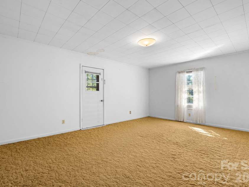 131 Clay Street, Morganton, NC 28655.  MLS# CAR4438053, YatesRealty ID 58718. 