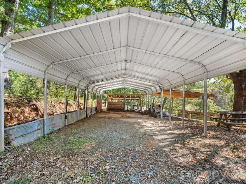 131 Clay Street, Morganton, NC 28655.  MLS# CAR4438053, YatesRealty ID 58718. 