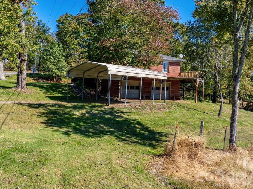 131 Clay Street, Morganton, NC 28655.  MLS# CAR4438053, YatesRealty ID 58718. 