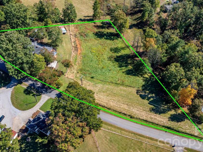 131 Clay Street, Morganton, NC 28655.  MLS# CAR4438053, YatesRealty ID 58718. 