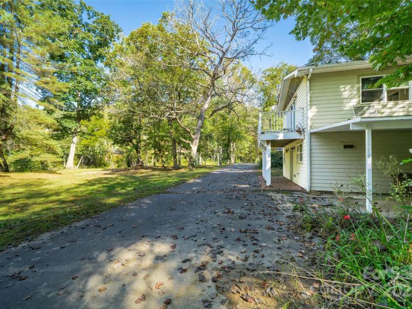 61 Riverbend Road, Canton, NC 28716.  MLS# CAR4241043, YatesRealty ID 5872. 
