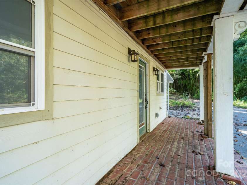 61 Riverbend Road, Canton, NC 28716.  MLS# CAR4241043, YatesRealty ID 5872. 