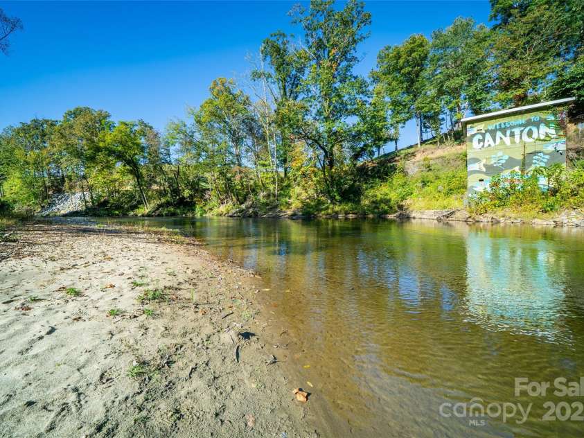 61 Riverbend Road, Canton, NC 28716.  MLS# CAR4241043, YatesRealty ID 5872. 