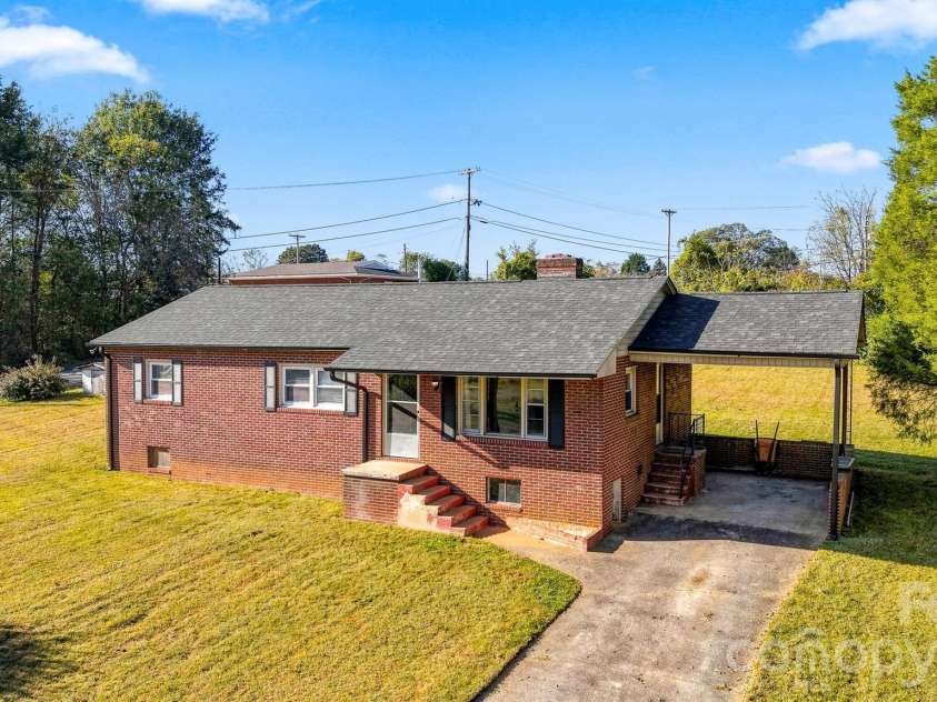 107 Carbondale Lane, Morganton, NC 28655.  MLS# CAR4438064, YatesRealty ID 58720. 