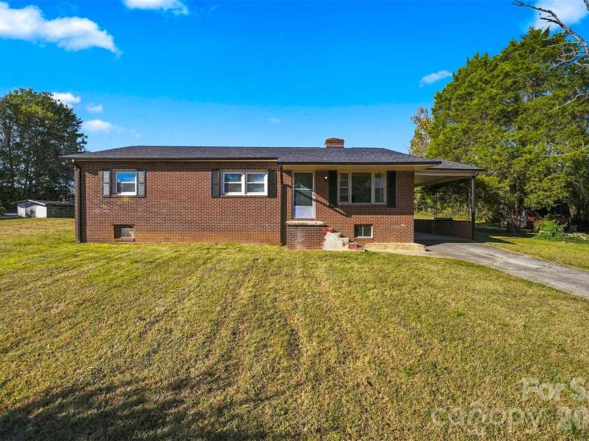 107 Carbondale Lane, Morganton, NC 28655.  MLS# CAR4438064, YatesRealty ID 58720. 