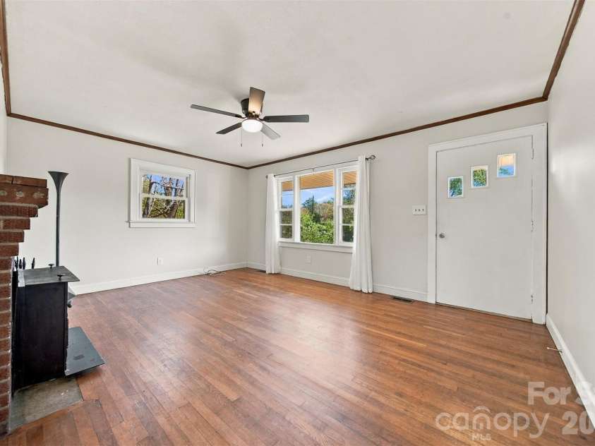 107 Carbondale Lane, Morganton, NC 28655.  MLS# CAR4438064, YatesRealty ID 58720. 