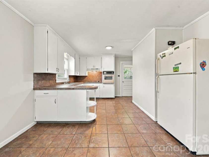107 Carbondale Lane, Morganton, NC 28655.  MLS# CAR4438064, YatesRealty ID 58720. 