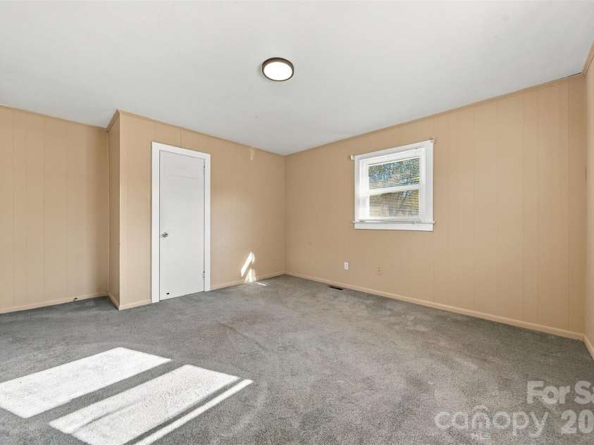107 Carbondale Lane, Morganton, NC 28655.  MLS# CAR4438064, YatesRealty ID 58720. 