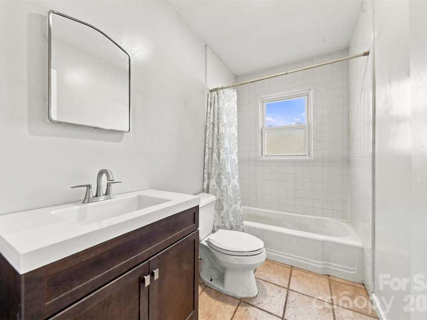 107 Carbondale Lane, Morganton, NC 28655.  MLS# CAR4438064, YatesRealty ID 58720. 