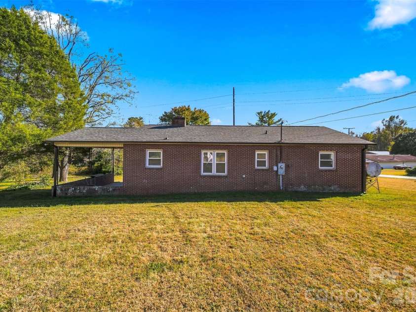 107 Carbondale Lane, Morganton, NC 28655.  MLS# CAR4438064, YatesRealty ID 58720. 