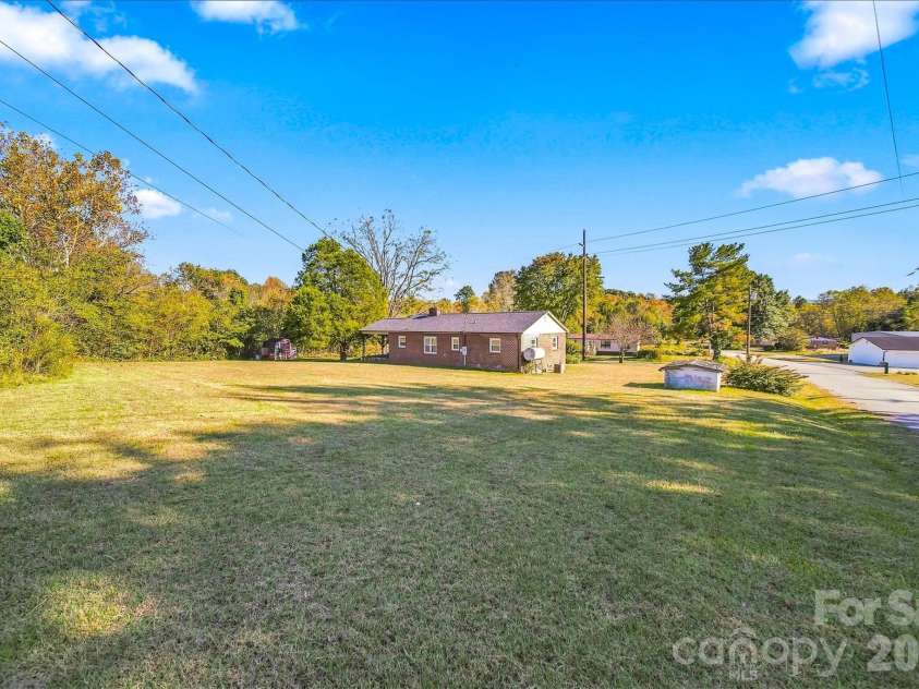 107 Carbondale Lane, Morganton, NC 28655.  MLS# CAR4438064, YatesRealty ID 58720. 