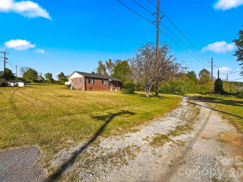 107 Carbondale Lane, Morganton, NC 28655.  MLS# CAR4438064, YatesRealty ID 58720. 