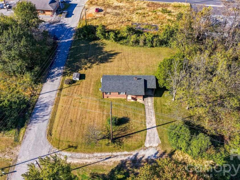 107 Carbondale Lane, Morganton, NC 28655.  MLS# CAR4438064, YatesRealty ID 58720. 